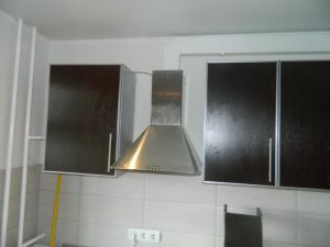 Установка вытяжки на кухне в Челябинске